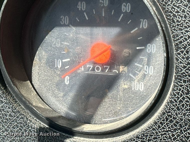 image for item HU9383 1989 GMC C60  grain truck