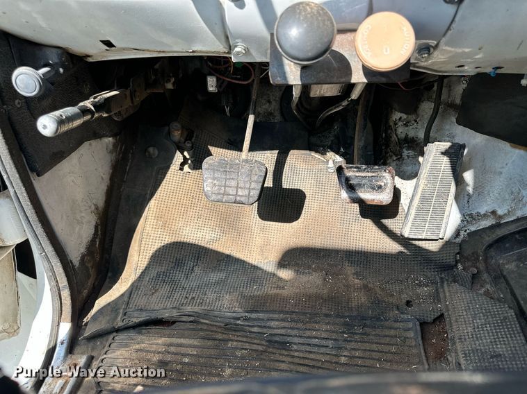 image for item HU9383 1989 GMC C60  grain truck