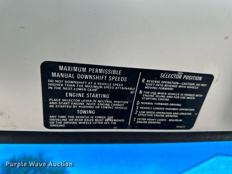 image for item HU9383 1989 GMC C60  grain truck