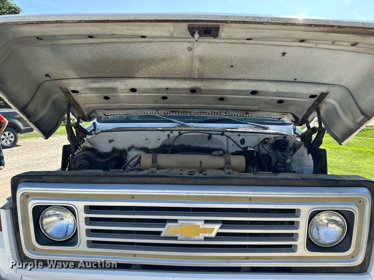 image for item HU9383 1989 GMC C60  grain truck