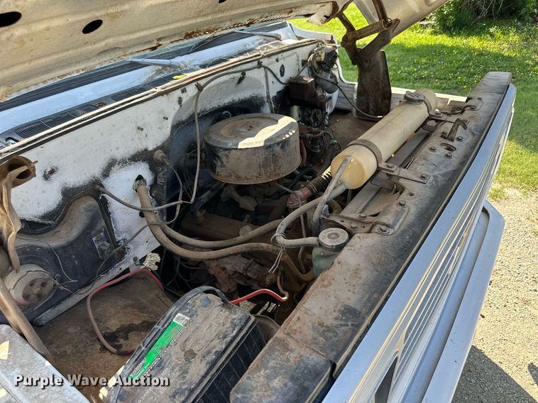 image for item HU9383 1989 GMC C60  grain truck