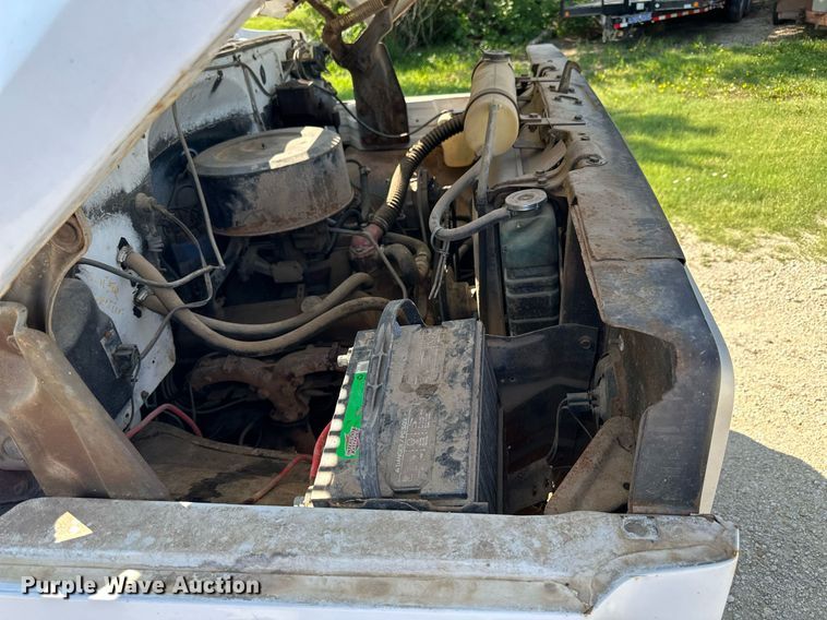 image for item HU9383 1989 GMC C60  grain truck