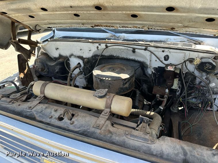 image for item HU9383 1989 GMC C60  grain truck