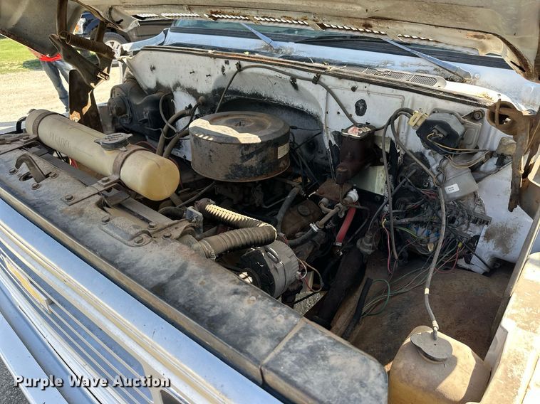 image for item HU9383 1989 GMC C60  grain truck