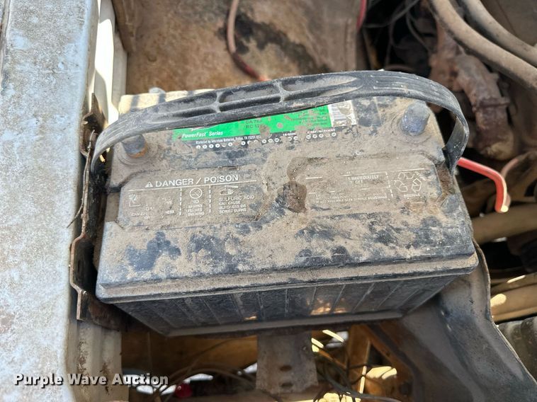 image for item HU9383 1989 GMC C60  grain truck