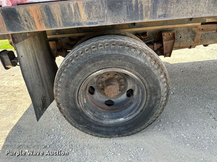 image for item HU9383 1989 GMC C60  grain truck