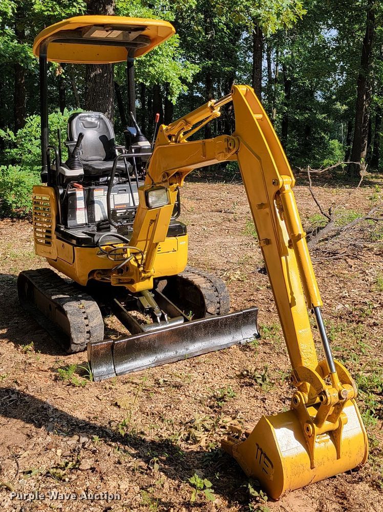 image for item HY9033 2007 Komatsu PC18MR-2  mini excavator