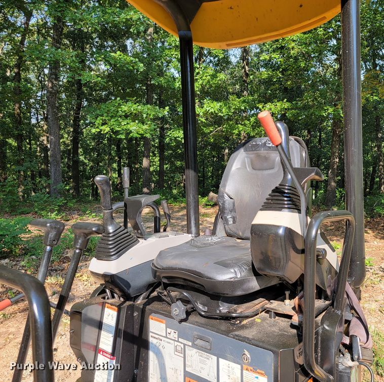 image for item HY9033 2007 Komatsu PC18MR-2  mini excavator