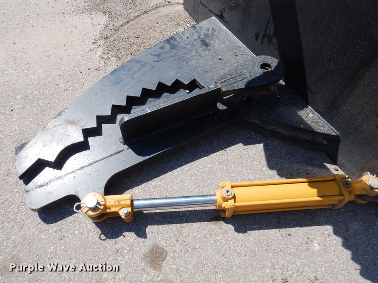 image for item IB9548 Skid steer tree puller