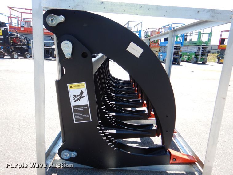 image for item IB9552 Skid steer grapple bucket