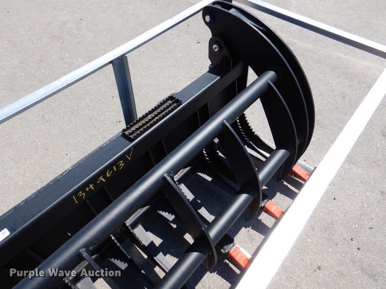 image for item IB9552 Skid steer grapple bucket