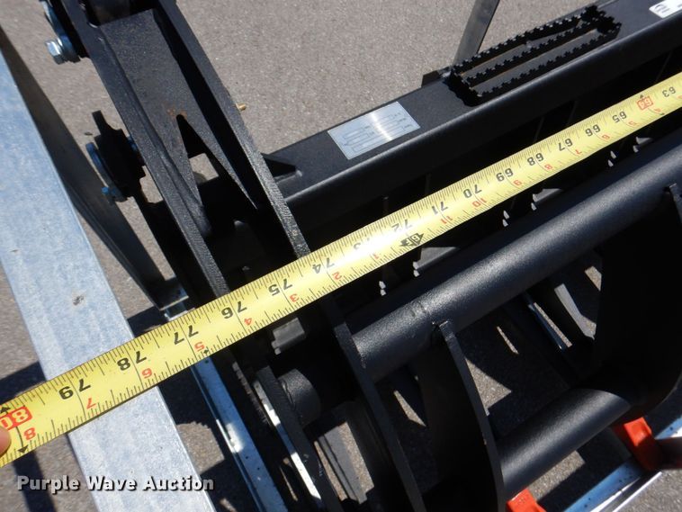 image for item IB9552 Skid steer grapple bucket