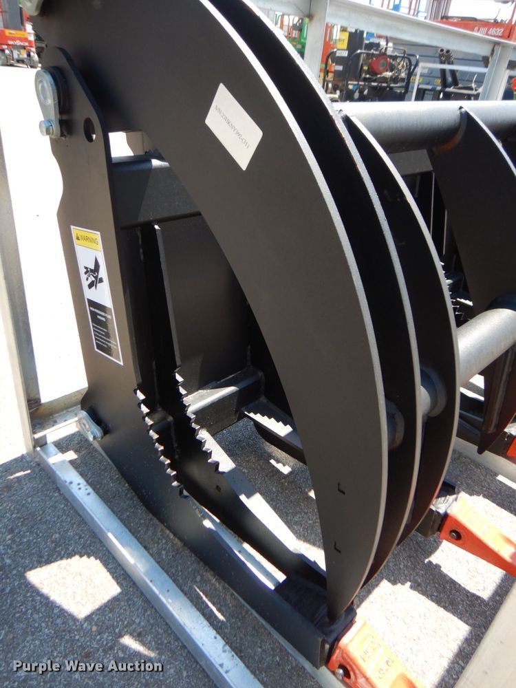 image for item IB9552 Skid steer grapple bucket