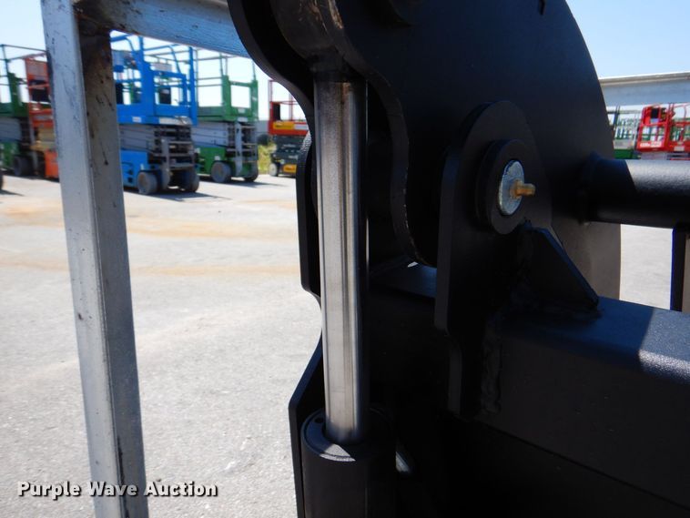 image for item IB9552 Skid steer grapple bucket