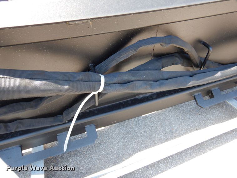 image for item IB9552 Skid steer grapple bucket