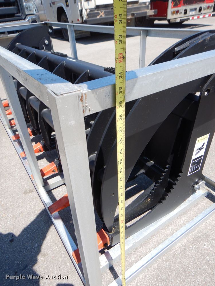 image for item IB9552 Skid steer grapple bucket