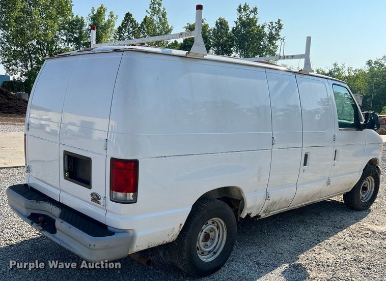 image for item II9208 2000 Ford E150  van