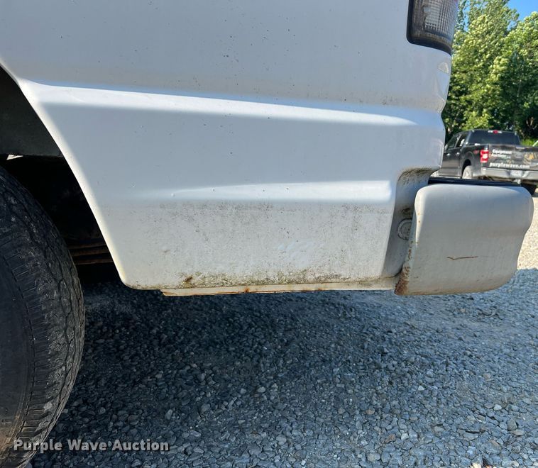 image for item II9208 2000 Ford E150  van