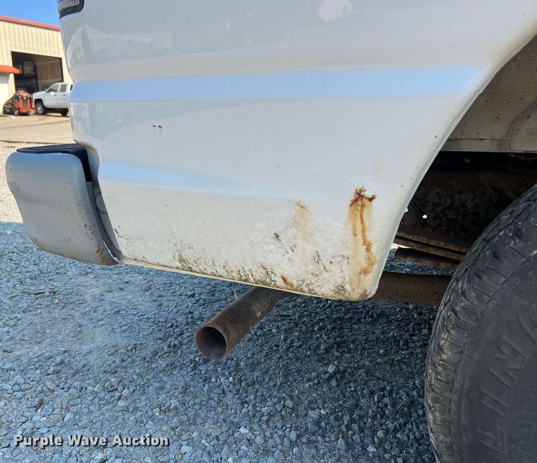 image for item II9208 2000 Ford E150  van