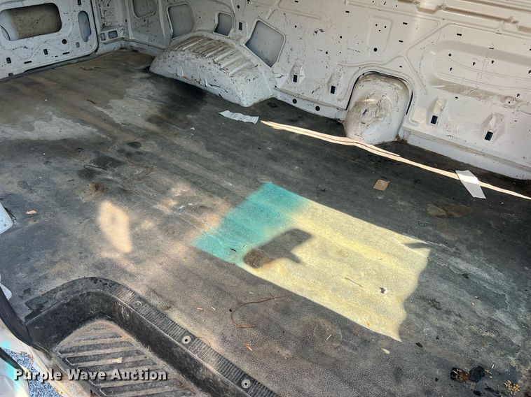 image for item II9208 2000 Ford E150  van