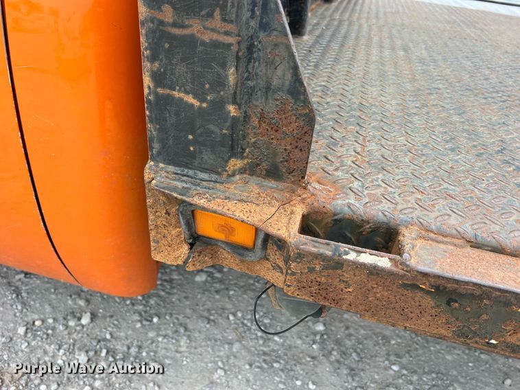 image for item II9220 2011 GMC Sierra 3500HD  dump flatbed pickup truck