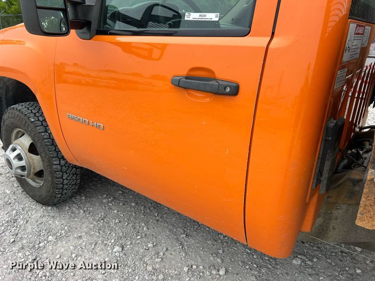 image for item II9220 2011 GMC Sierra 3500HD  dump flatbed pickup truck