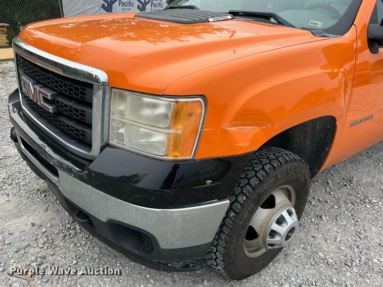 image for item II9220 2011 GMC Sierra 3500HD  dump flatbed pickup truck