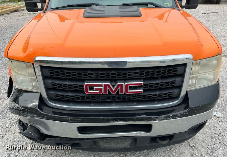 image for item II9220 2011 GMC Sierra 3500HD  dump flatbed pickup truck