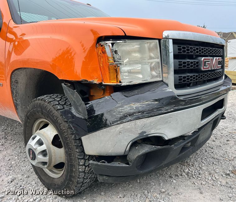 image for item II9220 2011 GMC Sierra 3500HD  dump flatbed pickup truck