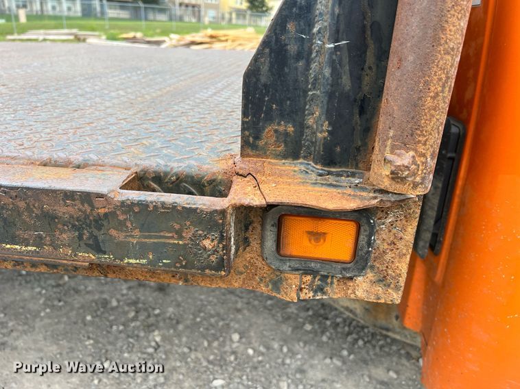 image for item II9220 2011 GMC Sierra 3500HD  dump flatbed pickup truck