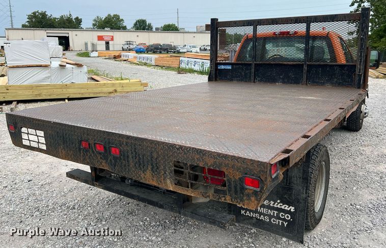 image for item II9220 2011 GMC Sierra 3500HD  dump flatbed pickup truck