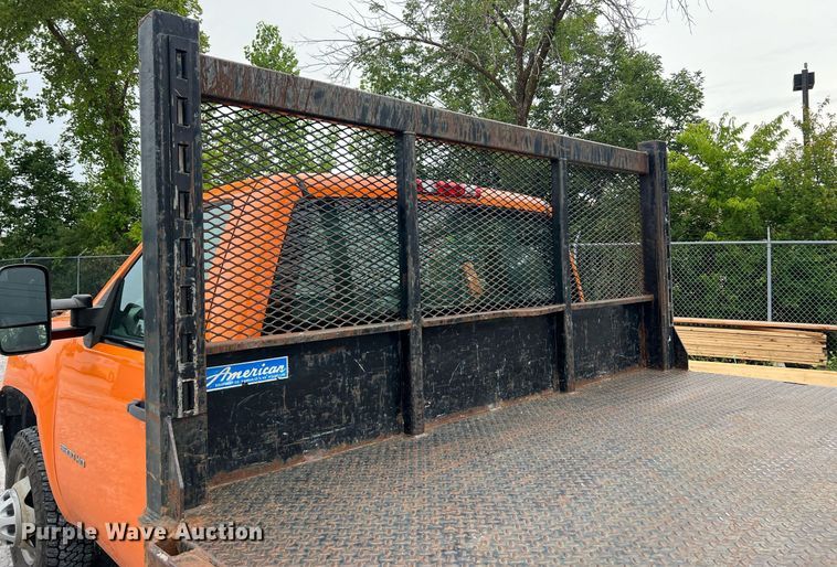 image for item II9220 2011 GMC Sierra 3500HD  dump flatbed pickup truck