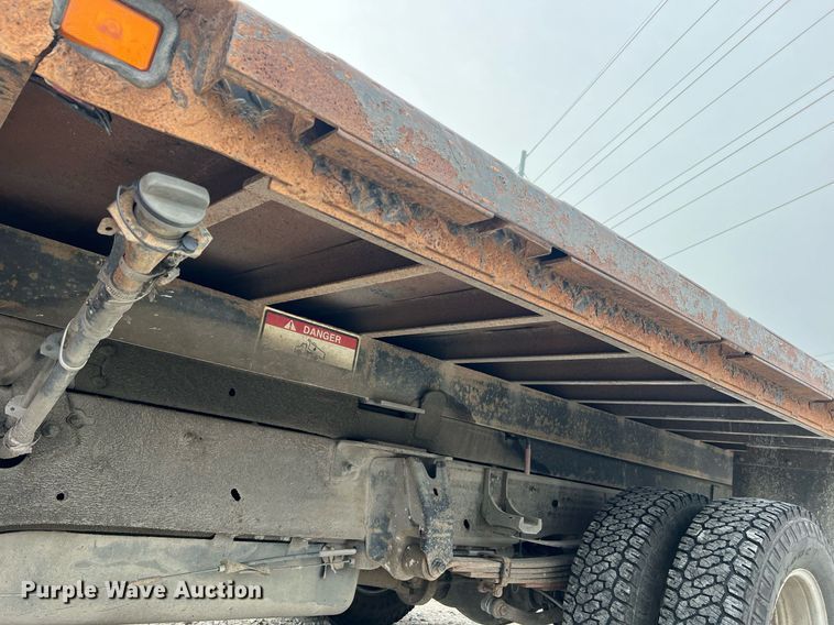 image for item II9220 2011 GMC Sierra 3500HD  dump flatbed pickup truck