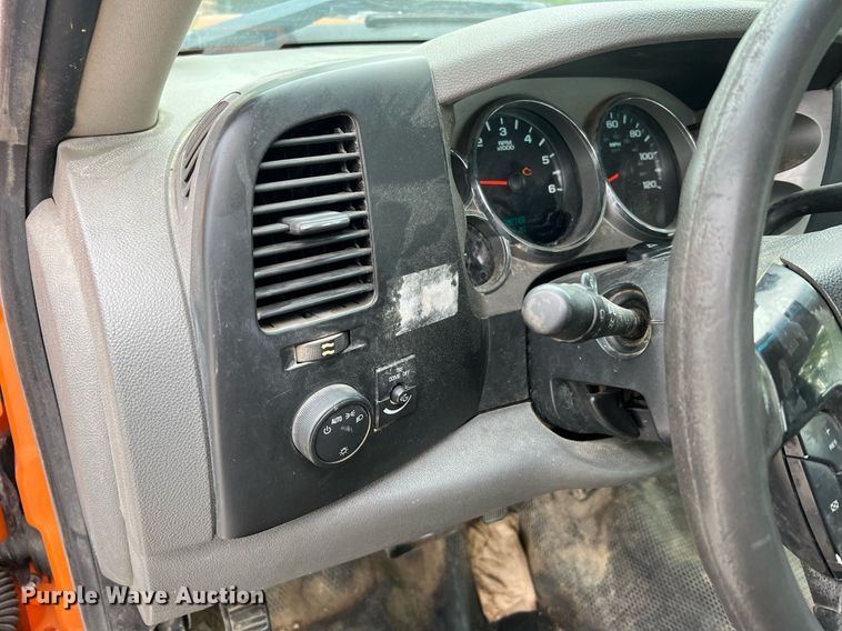 image for item II9220 2011 GMC Sierra 3500HD  dump flatbed pickup truck