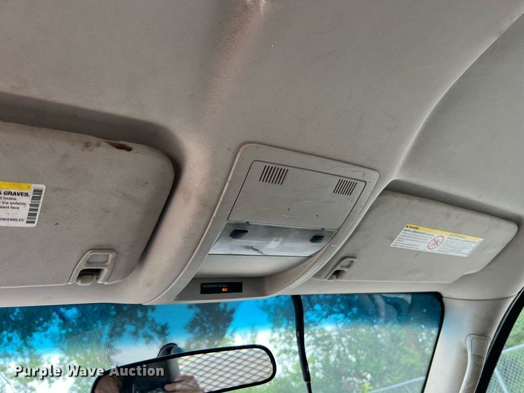 image for item II9220 2011 GMC Sierra 3500HD  dump flatbed pickup truck