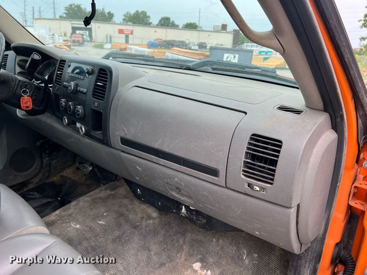 image for item II9220 2011 GMC Sierra 3500HD  dump flatbed pickup truck