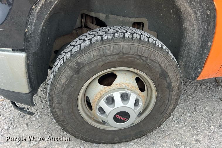 image for item II9220 2011 GMC Sierra 3500HD  dump flatbed pickup truck