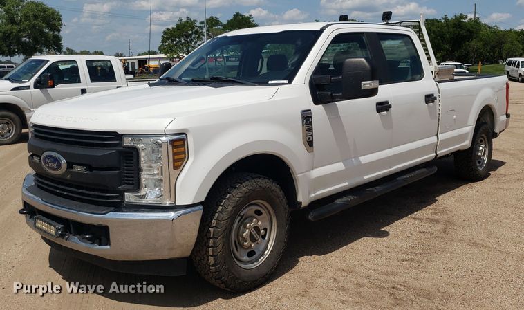 image for item IP9271 2018 Ford F250 Super Duty XL  Crew Cab pickup truck