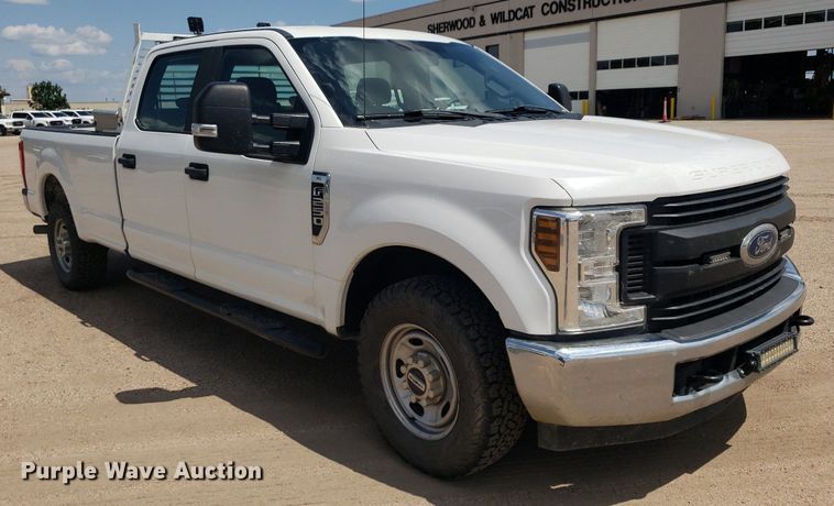 image for item IP9271 2018 Ford F250 Super Duty XL  Crew Cab pickup truck