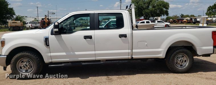 image for item IP9271 2018 Ford F250 Super Duty XL  Crew Cab pickup truck