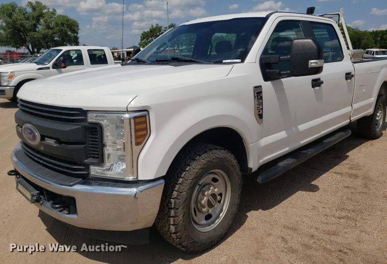 image for item IP9271 2018 Ford F250 Super Duty XL  Crew Cab pickup truck