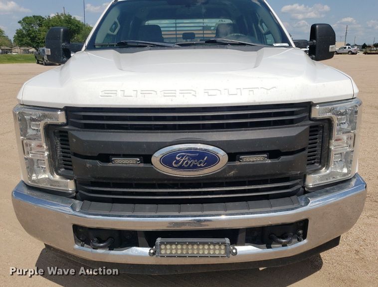 image for item IP9271 2018 Ford F250 Super Duty XL  Crew Cab pickup truck