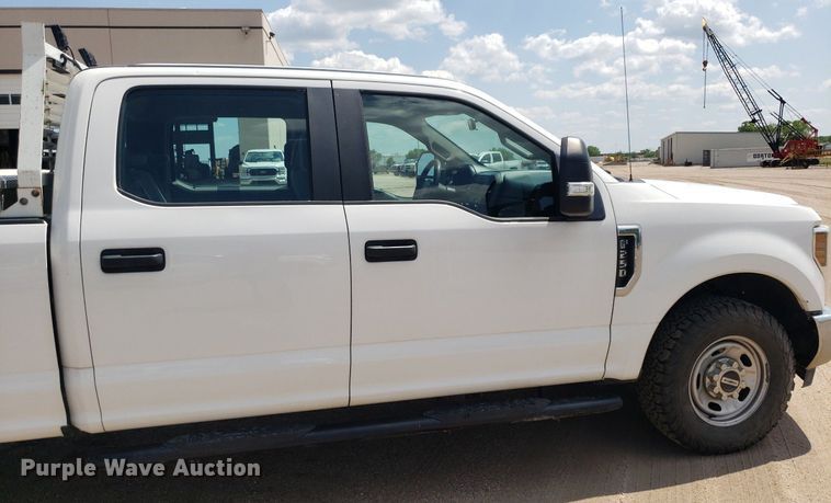 image for item IP9271 2018 Ford F250 Super Duty XL  Crew Cab pickup truck