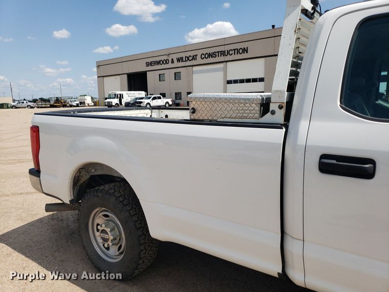 image for item IP9271 2018 Ford F250 Super Duty XL  Crew Cab pickup truck