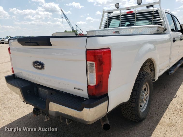 image for item IP9271 2018 Ford F250 Super Duty XL  Crew Cab pickup truck