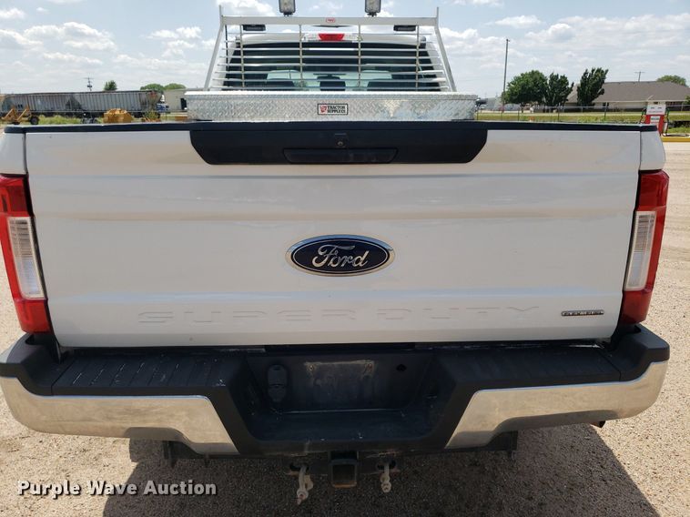 image for item IP9271 2018 Ford F250 Super Duty XL  Crew Cab pickup truck