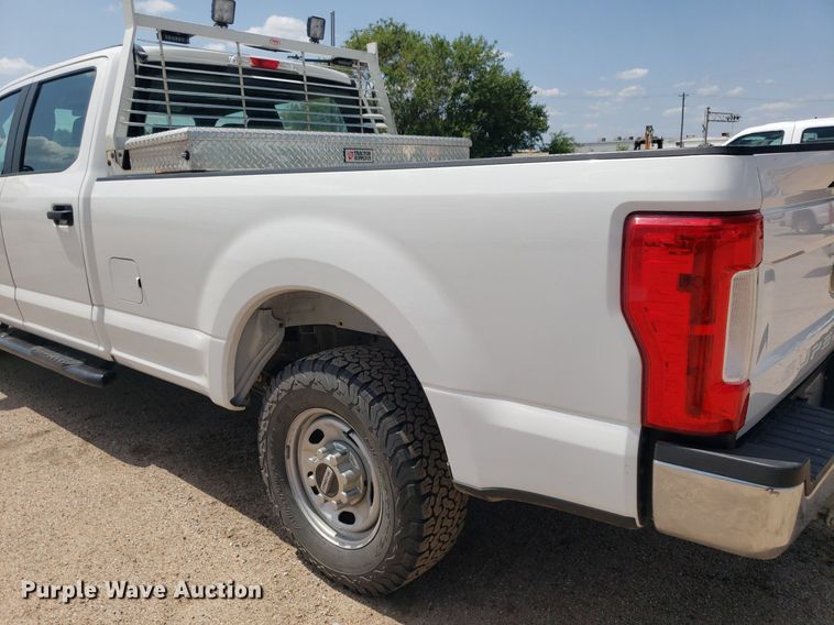 image for item IP9271 2018 Ford F250 Super Duty XL  Crew Cab pickup truck