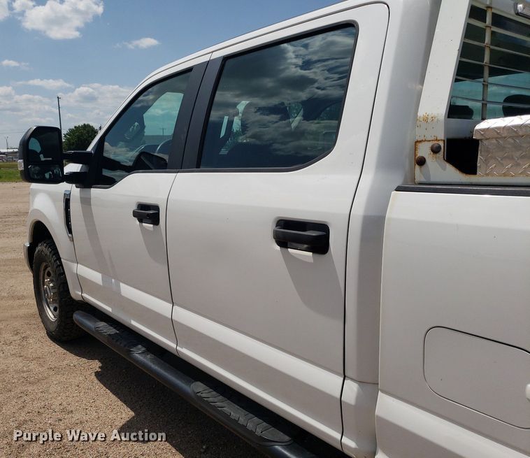 image for item IP9271 2018 Ford F250 Super Duty XL  Crew Cab pickup truck