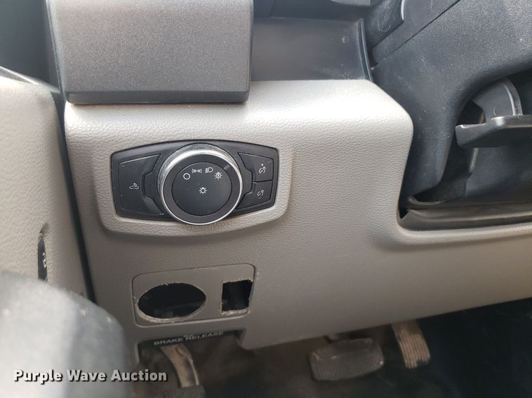 image for item IP9271 2018 Ford F250 Super Duty XL  Crew Cab pickup truck