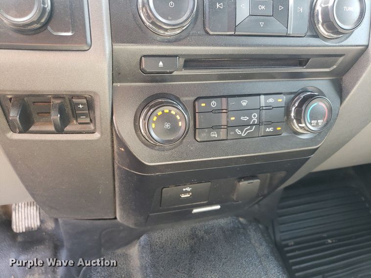 image for item IP9271 2018 Ford F250 Super Duty XL  Crew Cab pickup truck